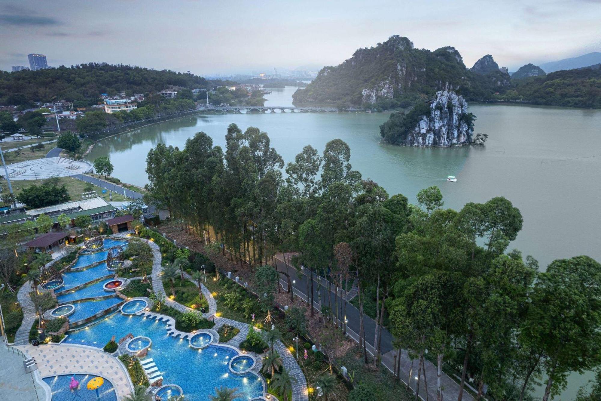 Готель Wyndham Grand Zhaoqing Downtown Екстер'єр фото